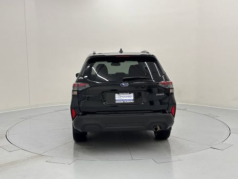Used 2025 Subaru Forester Touring w/ Touring Package image 4