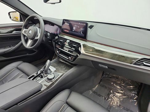 Used 2023 BMW M550i xDrive w/ Executive Package AWD/4WD image 22