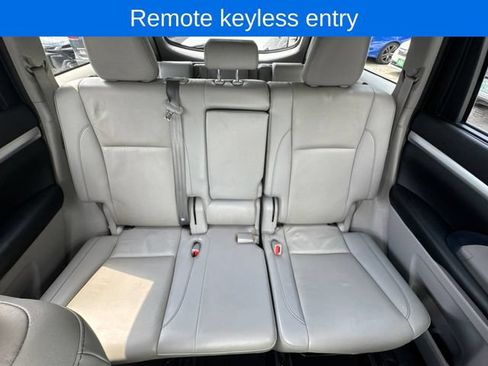 Used 2019 Toyota Highlander XLE AWD/4WD image 27