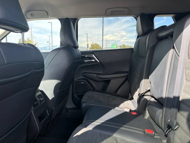 Used 2025 Mitsubishi Outlander SE AWD/4WD image 19