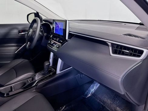Certified 2025 Toyota Corolla Cross XLE w/ Convenience Package image 29