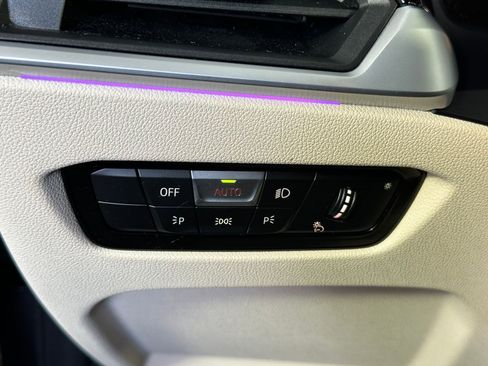 Used 2023 BMW 430i Coupe w/ Premium Package image 28