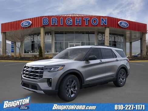 Used 2026 Ford Explorer Active w/ Active Comfort Package AWD/4WD image 3