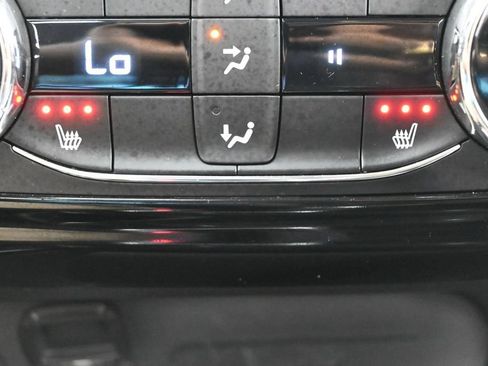 Used 2025 Chevrolet Trax ACTIV FWD image 21