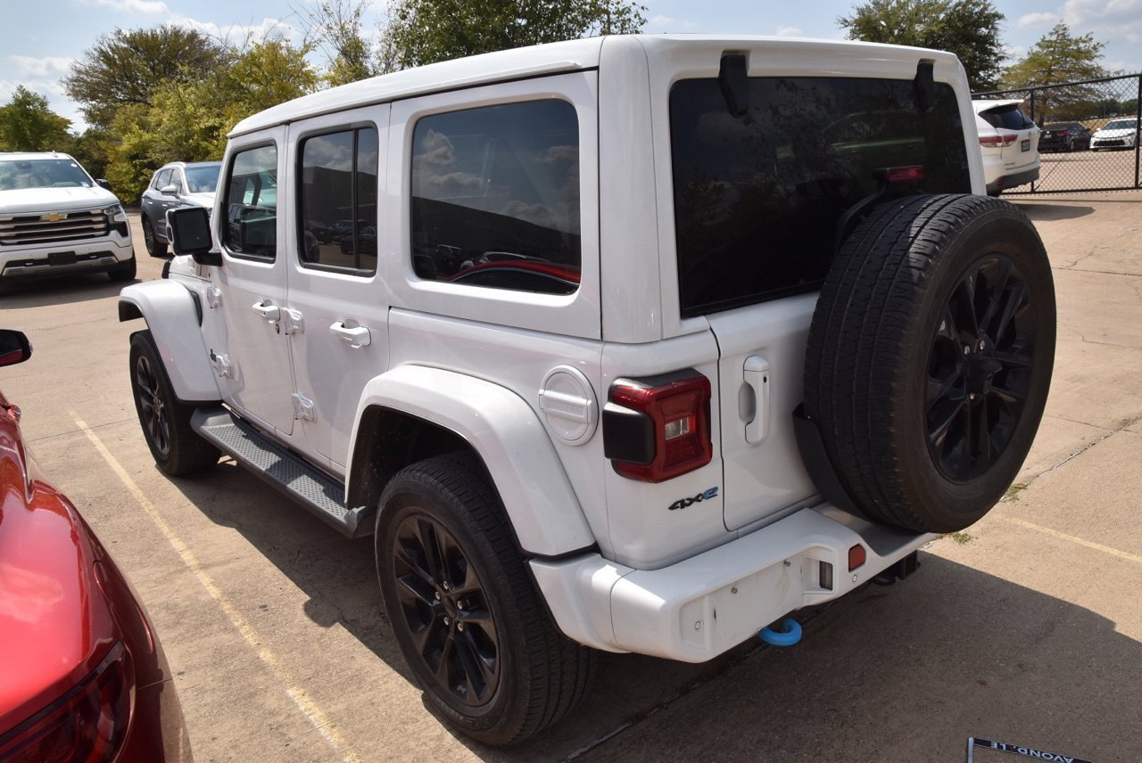 Used 2021 Jeep Wrangler Unlimited Sahara AWD/4WD image 6