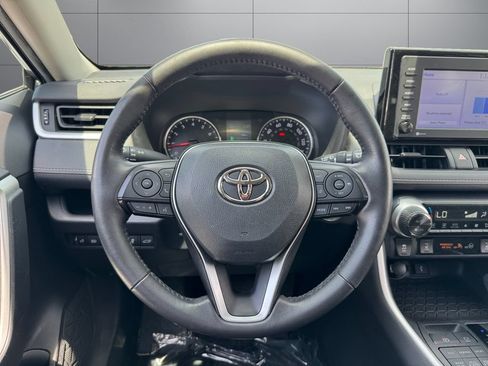 Certified 2022 Toyota RAV4 XLE w/ Convenience Package AWD/4WD image 13