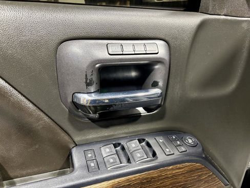 Used 2017 GMC Sierra 2500 Denali w/ Duramax Plus Package AWD/4WD image 25