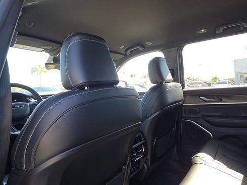 New 2026 Jeep Grand Cherokee Limited RWD image 9