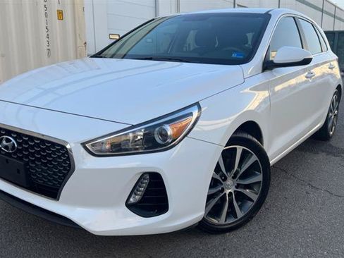 Used 2018 Hyundai Elantra GT FWD image 1