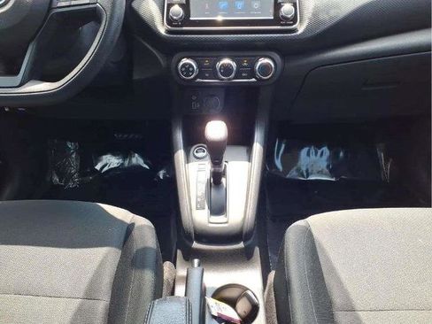 Certified 2025 Nissan Kicks Play S image 12