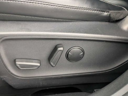 Used 2025 Ford Escape Platinum AWD/4WD image 17
