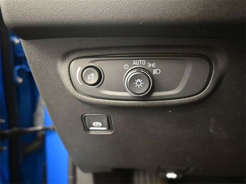 Used 2024 GMC Terrain SLE image 16