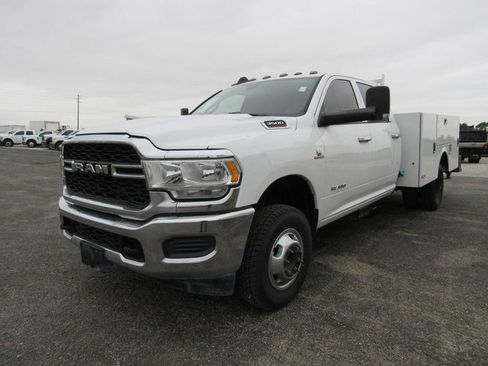 Used 2022 RAM 3500 Tradesman w/ Chrome Appearance Group AWD/4WD image 6