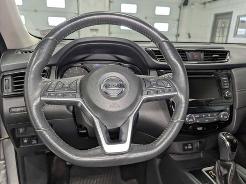 Used 2018 Nissan Rogue SV w/ Premium Package image 35