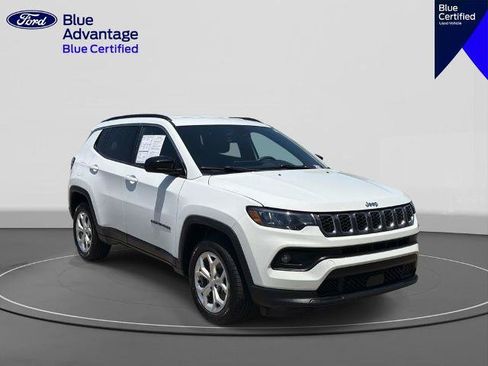 Used 2024 Jeep Compass Latitude AWD/4WD image 4