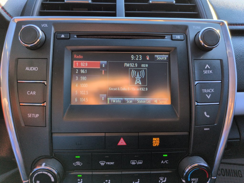 Used 2017 Toyota Camry SE FWD image 19