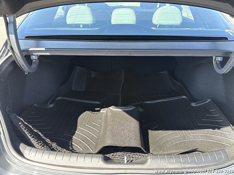 Used 2024 Hyundai Elantra Limited FWD image 13