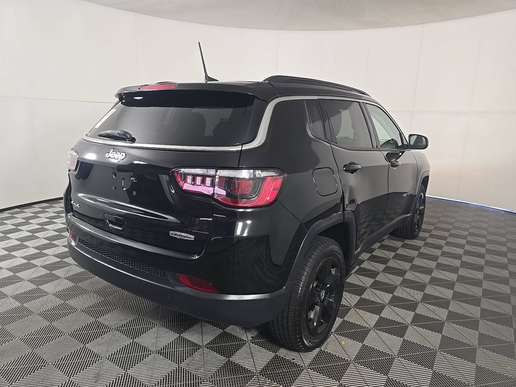 Used 2021 Jeep Compass Latitude w/ Convenience Group AWD/4WD image 2