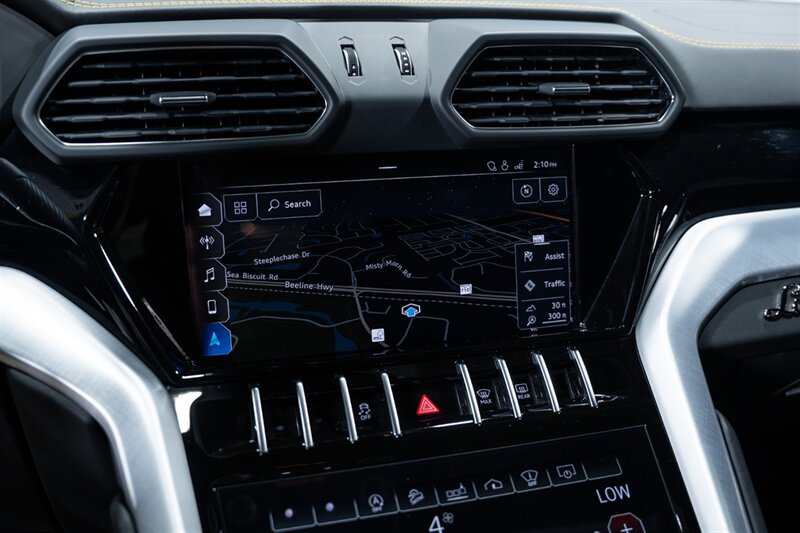 Used 2020 Lamborghini Urus AWD/4WD image 57