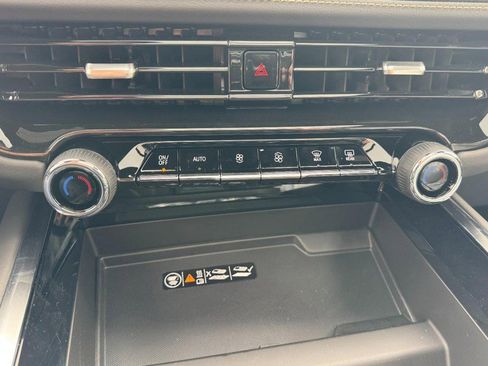 New 2025 Chevrolet Tahoe Premier w/ Sun And Tow Package AWD/4WD image 40