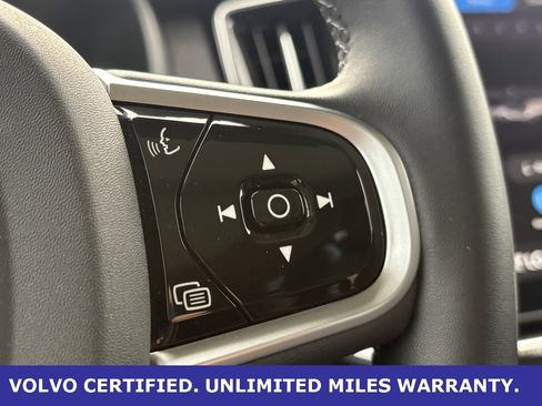 Certified 2025 Volvo XC90 B6 Plus image 17