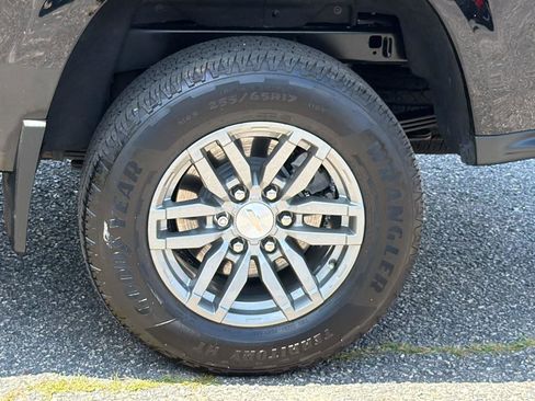 Certified 2024 Chevrolet Colorado LT RWD image 9