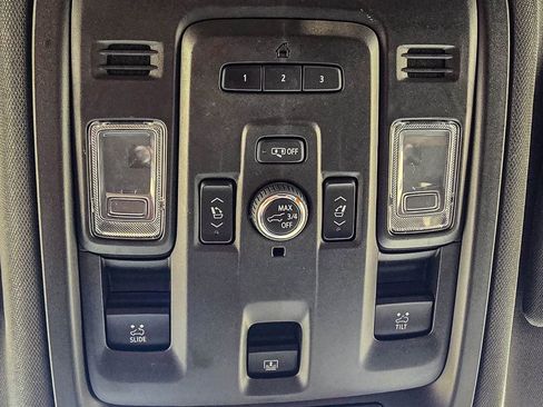 Used 2024 GMC Yukon XL AT4 w/ Technology Package AWD/4WD image 24