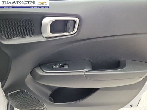 Used 2022 Hyundai Venue SEL FWD image 21