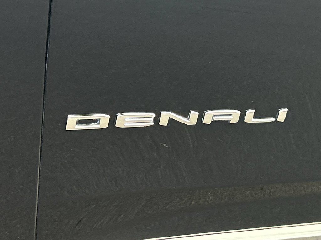 Used 2022 GMC Yukon XL Denali w/ Denali Premium Package AWD/4WD image 33