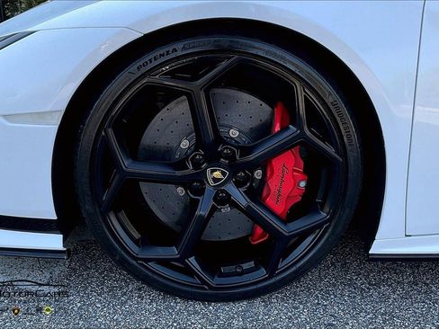 Used 2023 Lamborghini Huracan Tecnica image 9