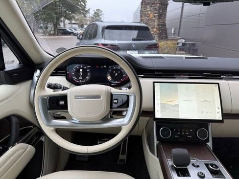Certified 2023 Land Rover Range Rover SE image 14