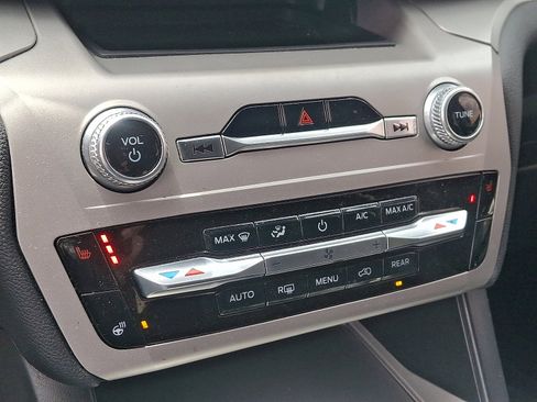 Certified 2022 Ford Explorer XLT w/ Equipment Group 202A AWD/4WD image 16