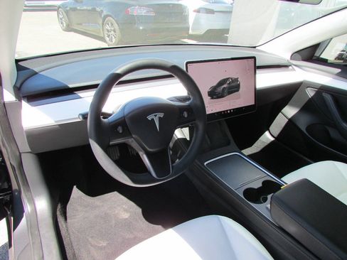 Used 2023 Tesla Model 3 Standard Range RWD image 12