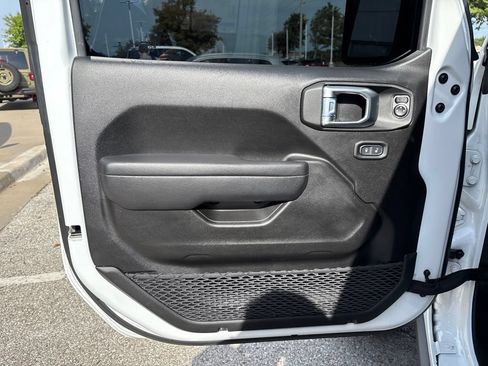 Used 2023 Jeep Wrangler Unlimited Sport AWD/4WD image 22
