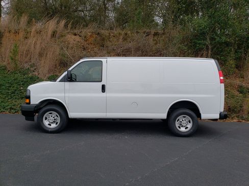 New 2023 Chevrolet Express 2500 w/ Driver Convenience Package image 6