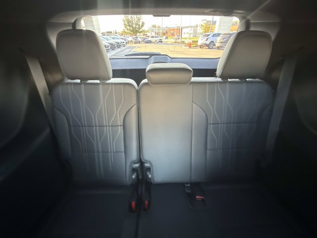 Used 2026 Buick Enclave Avenir AWD/4WD image 33