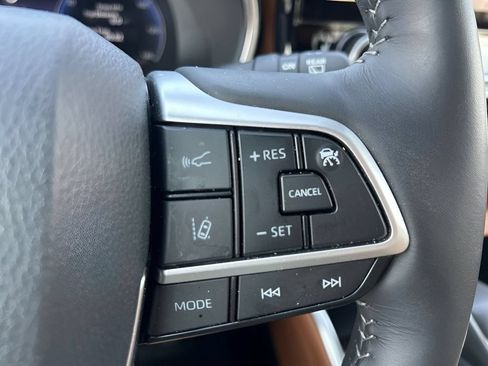 Certified 2025 Toyota Highlander Platinum AWD/4WD image 27