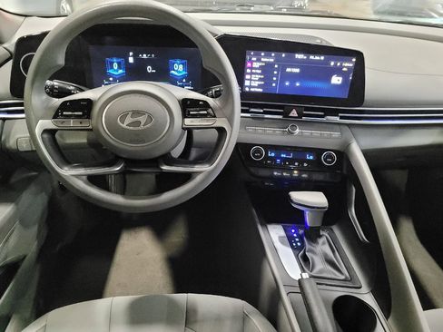 Used 2024 Hyundai Elantra SEL FWD image 22