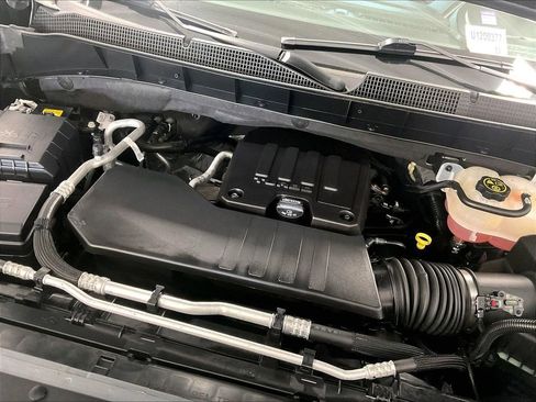 Used 2023 Chevrolet Silverado 1500 LT AWD/4WD image 35