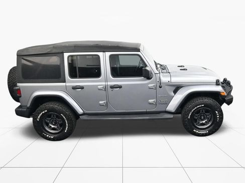 Used 2020 Jeep Wrangler Unlimited Sahara AWD/4WD image 27