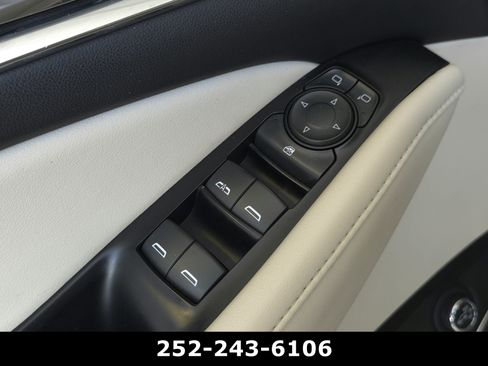 Used 2023 Buick Enclave Essence FWD image 26