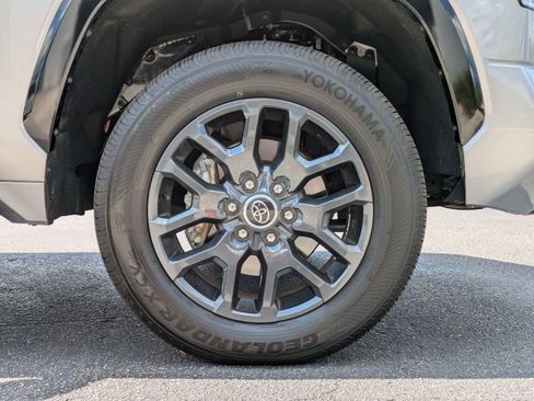 Used 2023 Toyota Tundra Platinum AWD/4WD image 11