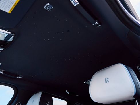 Used 2022 Rolls-Royce Cullinan w/ Cullinan Package image 56