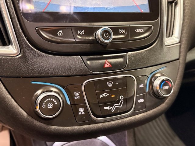 Used 2017 Chevrolet Malibu LT FWD image 16