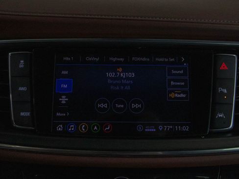 Used 2021 Buick Enclave Avenir w/ Avenir Technology Package AWD/4WD image 8