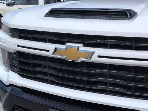 Used 2024 Chevrolet Silverado 2500 Custom w/ Custom Value Package AWD/4WD image 12