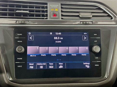 Used 2020 Volkswagen Tiguan SEL FWD image 19