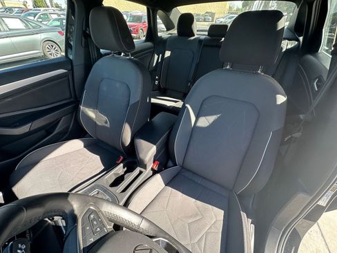 Used 2025 Volkswagen Jetta Sport image 34