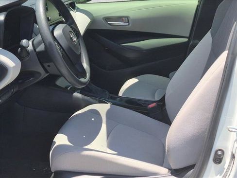 Used 2021 Toyota Corolla LE FWD image 14