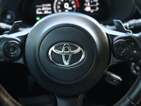 Used 2023 Toyota GR86 Premium RWD image 19